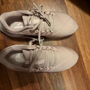 Nike Women's Light Pink Sneakers